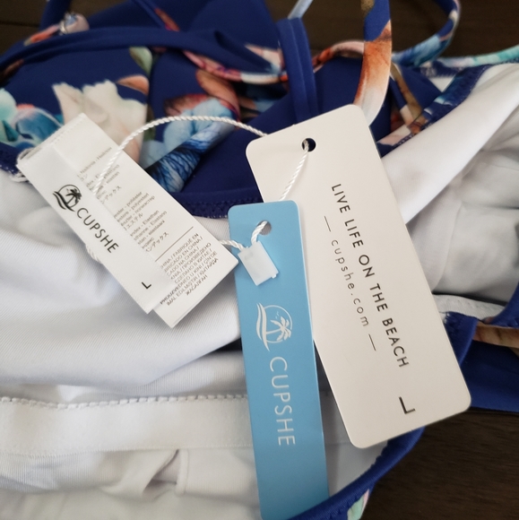 Cupshe Swimsuit - Picture 7 of 7